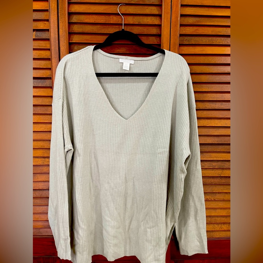 H&M light green v-neck thin-knit sweater